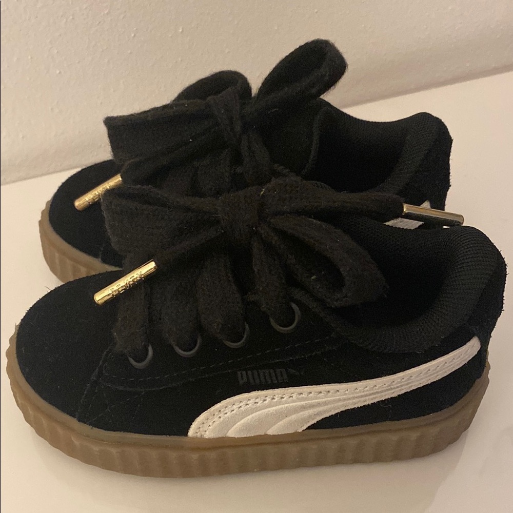 Puma Kids Black Sneakers - very lightly worn